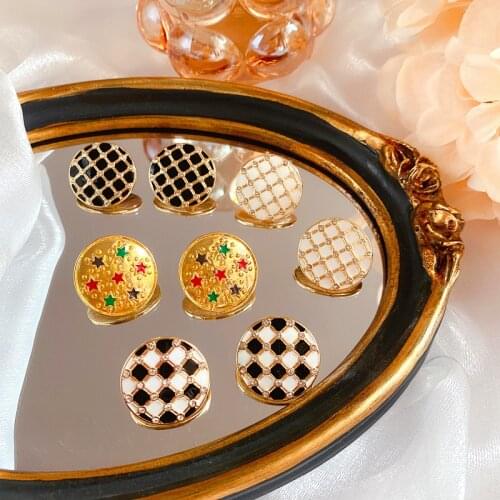 New Fashion And Versatile Personality Retro Court Baroque Black And White With Oil Drop Franc Earrings Womens Accessories