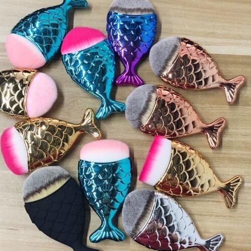 New 1Pc 10 Colors Professional Mermaid Makeup Brush Fish Tail Powder Foundation Cosmetic Tools brochas maquillaje sirena