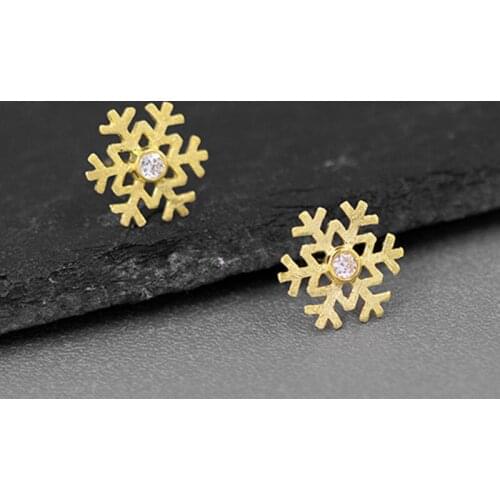 S.EAST SUN 925 Sterling Silver 18K Gold Plated Cubic Zircon Snowflake Earrings are suitable for womens party fashion jewelry