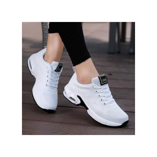 New Running Shoes Women Breathable Casual Shoes Outdoor Light Weight Sports Shoes Casual Walking Platform Ladies Sneakers Black