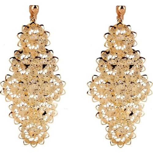 2018 New Style Flower Shape Clip on Earrings No Pierced for Women Party Prom Gorgeous Earrings Charm Ear Clip New Years Gift