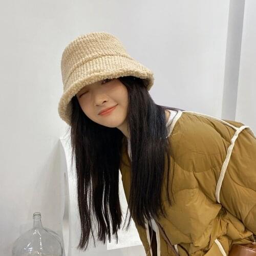 2020 New Bucket Hats For Women Girl Velvet Warm Ear Protector Fisherman Hat Vintage Lamb Velvet Cap Lovely Plush Hats gorro