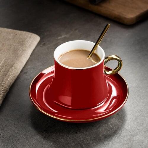 Luxury Red Ceramic Coffee cups Saucer Afternoon Tea cup Creative Personality Cafe Drinkware Cup with spoon Best gifts Nordic