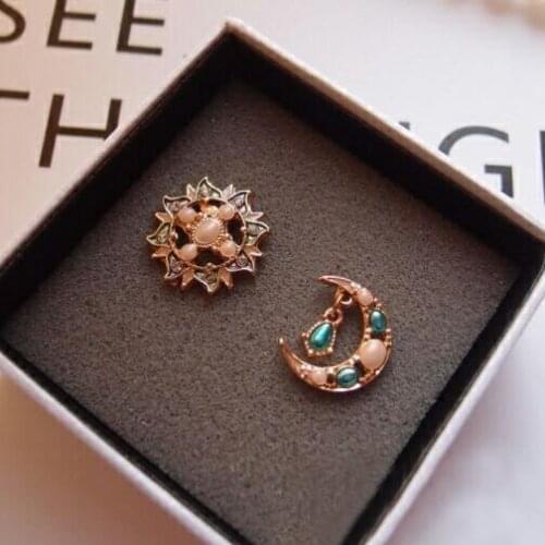 Womens stylish sun and moon asymmetric stud earrings new design Cute Elegant quality fashion jewelry accessories stud Earrings