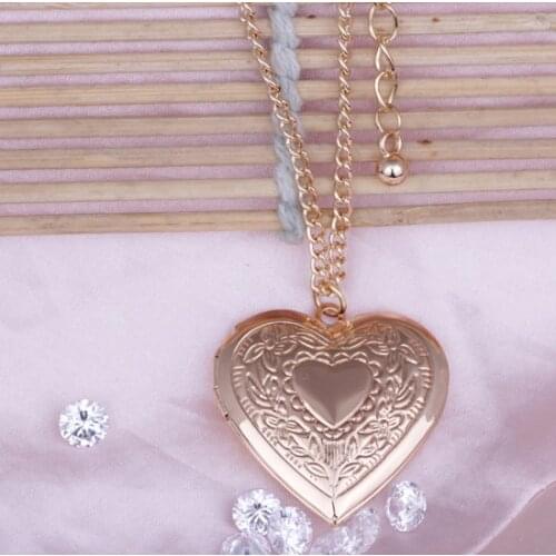 N103 Creative heart-shaped locket pendant jewelry Heart to Heart to open delicate necklace Two-color selection