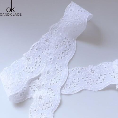 Gorgeous white cotton lace collar embroidery and handmade ornaments, decorative strips, decorated in Dubais Shiraz wedding