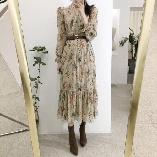Elegant V-neck Floral Printed Women Dress Flare Sleeve A-line Female Chiffon Dress 2020 Vintage Female Midi Vestidos Streetwear