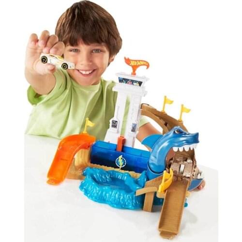 Hot Wheels Sharkport Showdown Portable Toy Set Boy Track Athletics Alloy Race Car Toys Gift