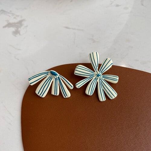 S925 Fun Hand-Made Asymmetrical Retro Flower Earrings With Exaggerated Small Fresh Line Earrings Clip Fashion Holiday Jewelry