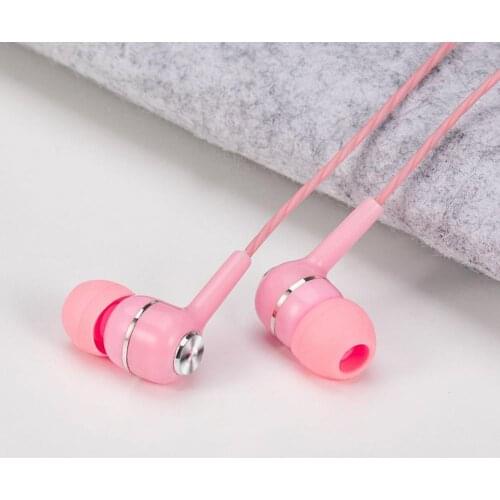 Wire-controlled noise reduction portable game headset with MCG bass is suitable for Apple/Android/Huawei