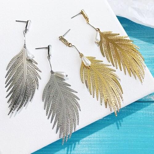 2020 Korea S925 Needle Fashion Temperament Earrings Simple Metal Feather Long Earrings Pearl Exaggerated Leaf Earrings