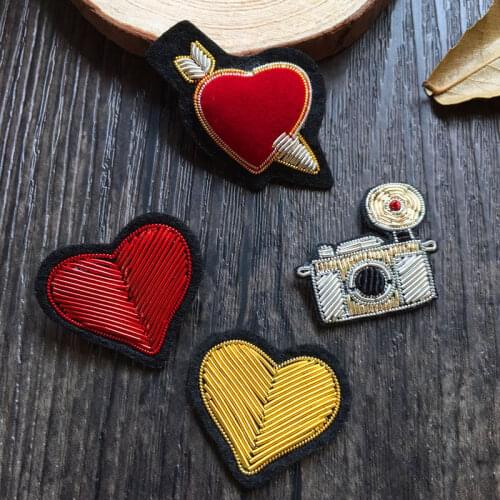 Creative fashion brooches move DIY hand - embroidered silk India copper wire Indian silk to the pattern buiter badges