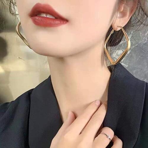 Fashion Dumb Gold Trend Square earrings earrings South Korea Europe and the United States red personality exaggerated earrings w