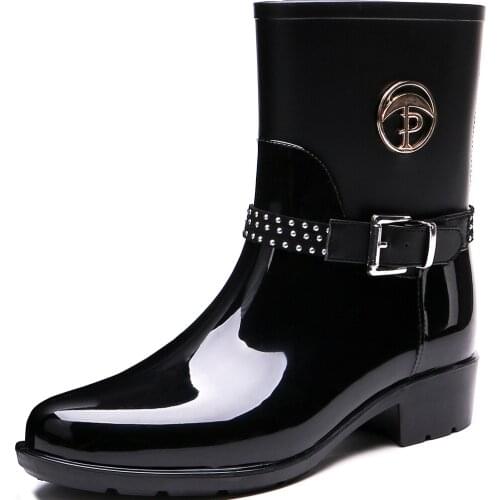 TONGPU New Design Glossy and Matte Finishing Womens Half Boots Waterproof Rain Boots 208-557