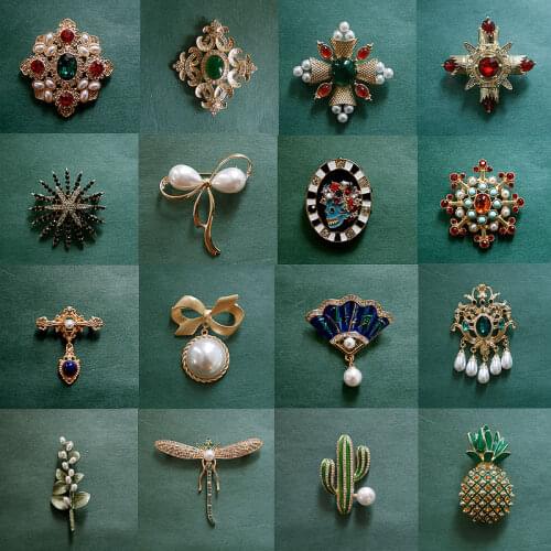 1pc Retro Artificial Pearl Rhinestone Badge Bow Knot Sunflower Shape Metal Lapel Pin Women Clothing Scarf Jewelry Gift Decor