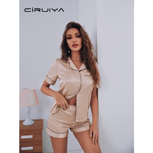 CIRUIYA Women's Travel Shorts