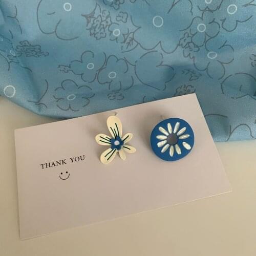 New Simple Pastoral Style Flower Fashion Daisy Earrings Cute Mini Round Girl Women Ear Jewelry