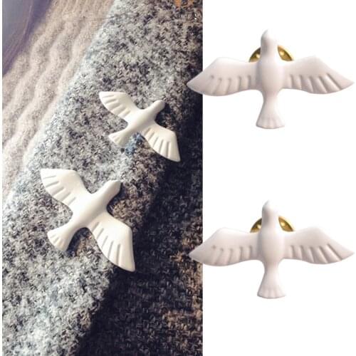 1pcs Chinese fashion jewelry hot retro simple white pigeon brooch exquisite little animal collar male and female jewelry