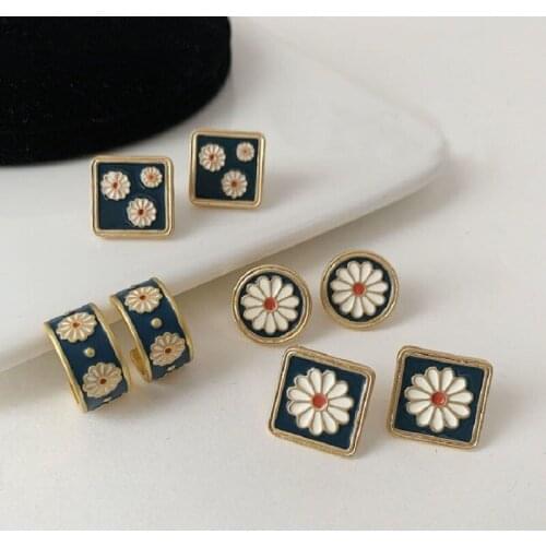 Vintage Flower Stud Earrings For Women 2020 Blue Round/Square Unique Jewelry Simple Bridal Engagement Earring Retro Brincos