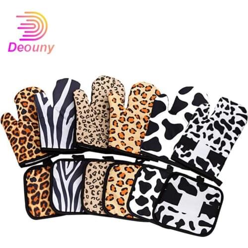 Deouny Aprons And Potholders