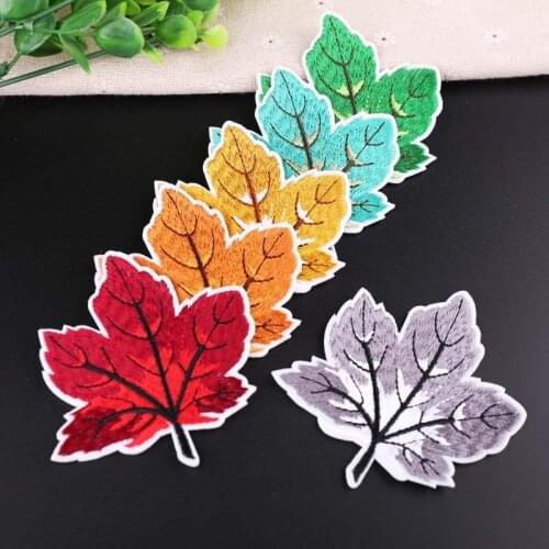 PGY 1pcs Cartoon Leaf Embroidery Maple Leaves Patch Label Badge DIY Cowboy Clothes Backpack Patches Jackets Coats Patches