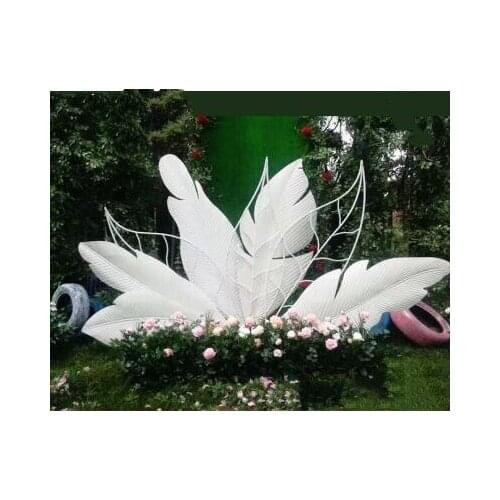 New large iron wedding props Tianjiao screen wedding stage decoration feather background decoration accessories