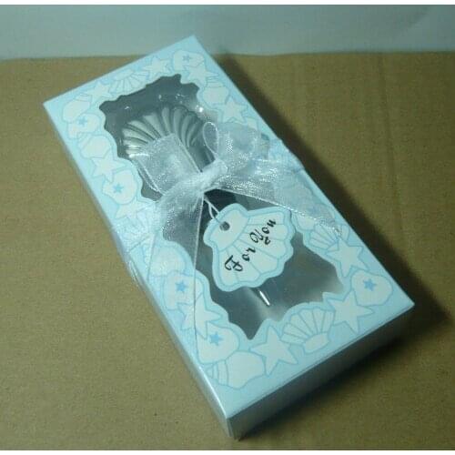 Beach Wedding gifts of Scallop Shell Bottle Stopper Wedding Favors For guests and Bridal shower favors