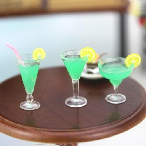 1Pcs Mini Resin Cocktail Cup Simulation Drink Glass Model Toy Doll House Decoration Scale 1/12 Doll house Miniature Accessories