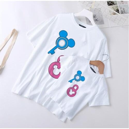 New Fashion Family Matching Clothes Summer Short Sleeve Casual White O-neck Tshirts Mother Father Baby Boys Girls Tshirts Outfit