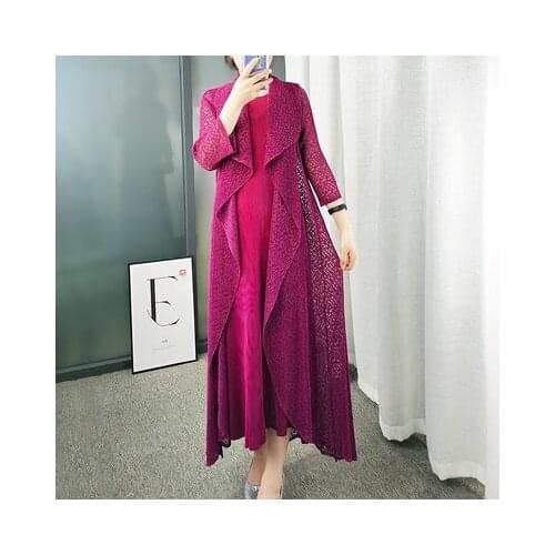 HOT SELLING Miyake fold pleated turn-down collar Lace Windbrea+ sleeveless o-neck dress solid two-piece set