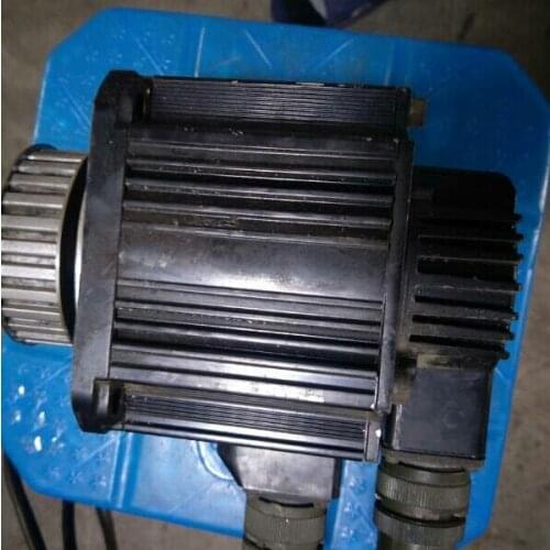 GYG102CC2-T2G servo motor , used in good condition . 80% appearance new , good working , free shipping