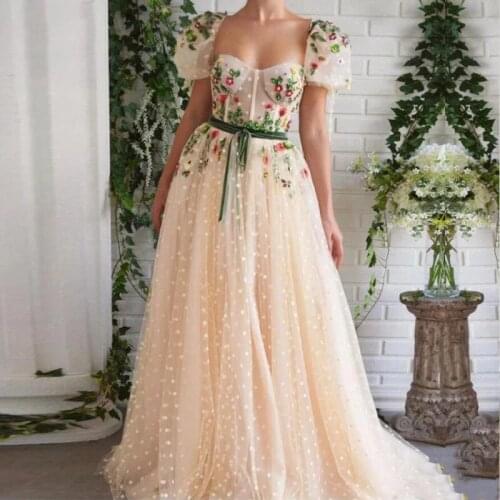Appliques Flowers Sweetheartr Fairy Prom Dress Cap Sleeves Party Dress for Graduation Celebrity 2021 robes de soirée