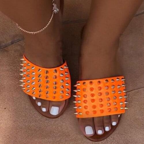 Siddons Rivets Studs Designer Shoes Women Slippers Fashion Ladies Summer Beach Shoes Mules Female Flats Slippers Zapatos Mujer