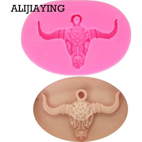 DY0030 silicone Bull head mold for key chain Sugar Craft Cake Decorating tools Clay DIY molds Resin Clay Mold