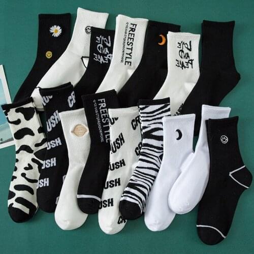 2021 Trend Daisy Socks Couple Streetwear Korea Funny Long Socks Black Cool Socks Harajuku GD Hip Hop Cotton Skateboard Socks Men