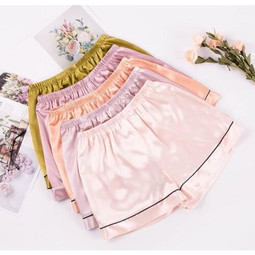 2021 New Bottoms Shorts Womens Summer Faxu Silk Loose Plus-sized Pants Casual Large Size Elastic Waist Sleeping Shorts Women