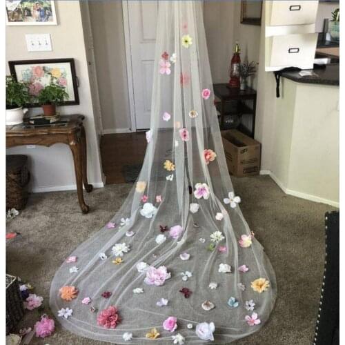 Colorful Handmade Flowers Wedding Veil with Lace Floral Appliques Vestido De Noiva Longo Custom Made Bridal Veil