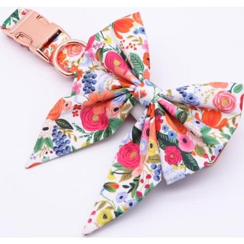 2021girl dog collar dog flower ,bandana,scrunchie,leash set for pet dog cat with rose gold metal buckle