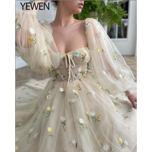 Elegant A Line Cream Tulle Long Prom Dresses Puff Full Sleeves Sweetheart Appliques Embroidery Evening Gowns Custom Made