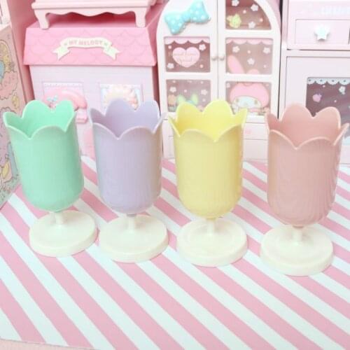 Cute Petals shape Makeup Brush Storage Box Brushes Organizer Makeup Desktop Container Home Decoration