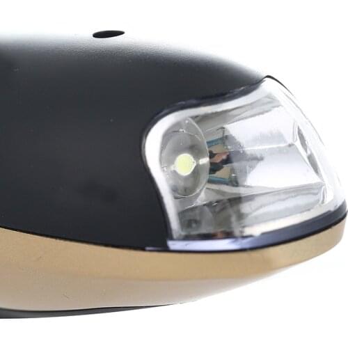 Floating shaver head bicyclic washed three razor blade with a flashlight beard