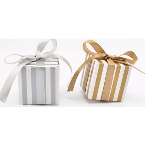 100pcs Creative Square Striped Gold / Silver Wedding Favors Candy Boxes Bomboniera Gifts Chocolate Box Paper Box Giveaways Box