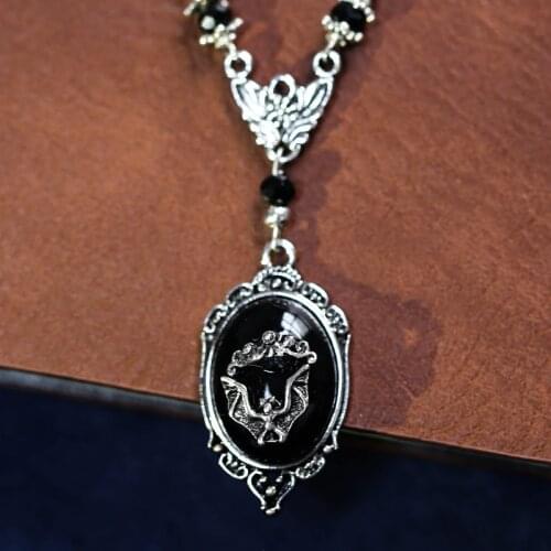 Classic Women Halloween Necklace Fashion Animal Bat Black Stone Pendants Necklace Jewelry for Female Halloween Holiday Gift