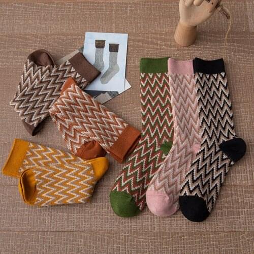Women Socks 2021 New Autumn Winter Wave Pattern Middle Tube Cotton Long Socks Breathable Korea Style Fashion Happy Socks Female