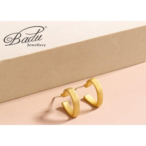 Badu Simple Cute Sweet Heart Buckle Matte Gold Earrings Fashion for Women Heart-Shaped Circle Piercing Earrings Jewelry