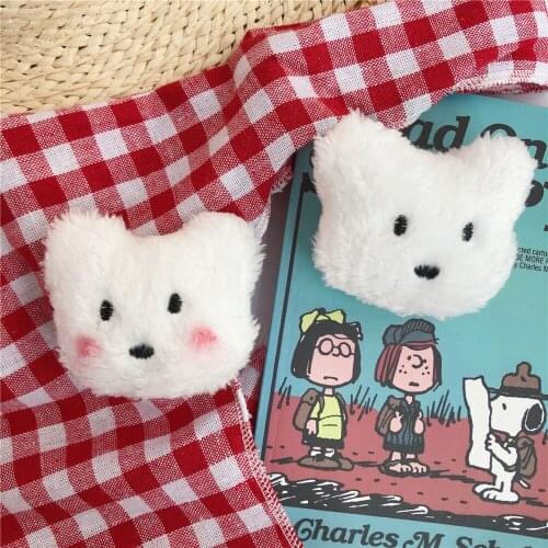 2020 New Lovely White Plush Blush Bear Brooches Tendy Cute Handmade Brooches For Boy Girl Couple Clothing Backpack Jewelry