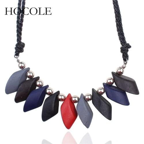 HOCOLE New Fashion Short Necklaces Wood Geometric Beads Pendant Multi Colors Chokers Necklaces High Quality Women Jewelry Gift