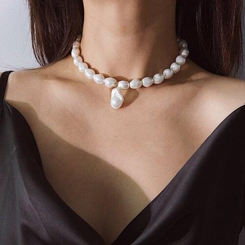 2019 Hot Selling New Fashion Imitation Simulated Pearl Necklace Elegant Generous Pearl Chokers Necklace Women Party Wedding Gift