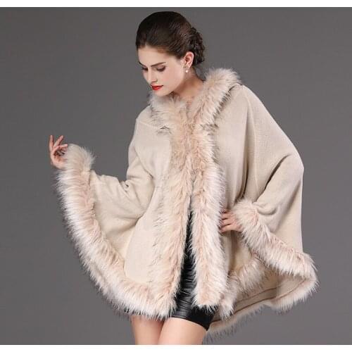 Winter Fur Collar Hooded Knitted Cardigan Cape Women Coat Red Black Outwear Warm Thick Cloak Poncho Fashion Luxury Brand Capes