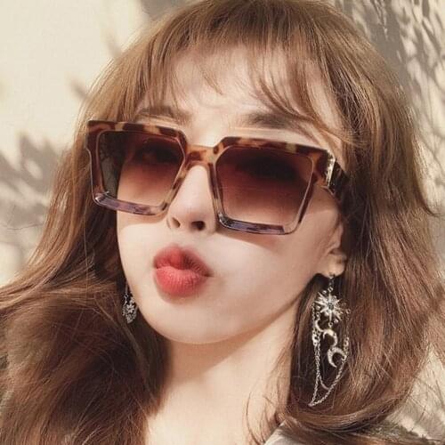 Unisex Fashion Ladies Square Sunglasses Women Goggle Shades Vintage Brand Designer Oversized Outdoor Sun Glasses UV400